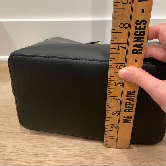 Lauren Ralph Lauren Black Shoulder Bag with Minimalist Design - Picture 12 of 12